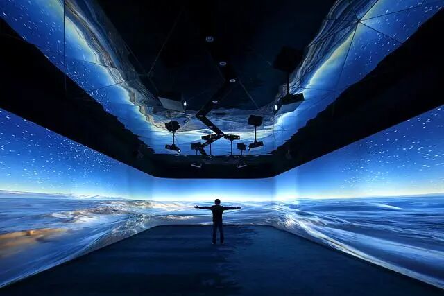 ���������Ļ�Ϊ�� ���ں�Ϊ�� �ƶ����ò�ҵ��������չ